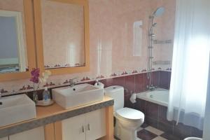 ImagenCasa familiar con jardín 5