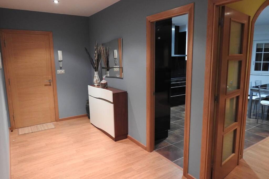 Apartamento de 4 dormitorios en Camariñasimagen principal