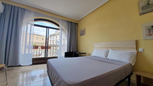 ImagenHostal Martes Cáceres Plaza Mayor - Tercer piso SIN ascensor 1