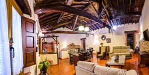 ImagenCasa rural con piscina 'El Charcón' 5