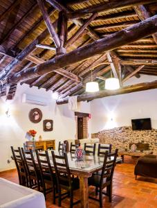 ImagenCasa rural con piscina 'El Charcón' 6