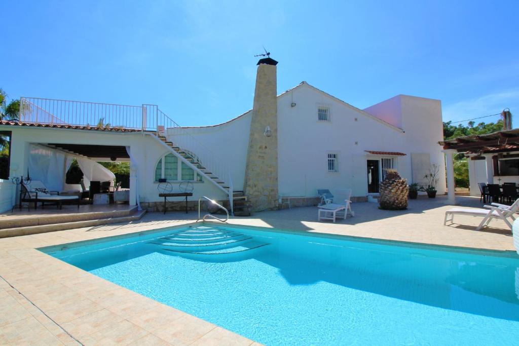 CHILL OUT Chalet Piscina privadaimagen principal