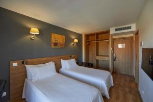 ImagenSanta Ponsa Pins 4