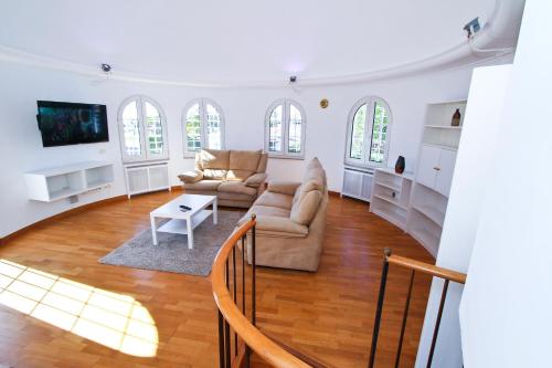 ImagenSantorini Planet Costa Dorada 2