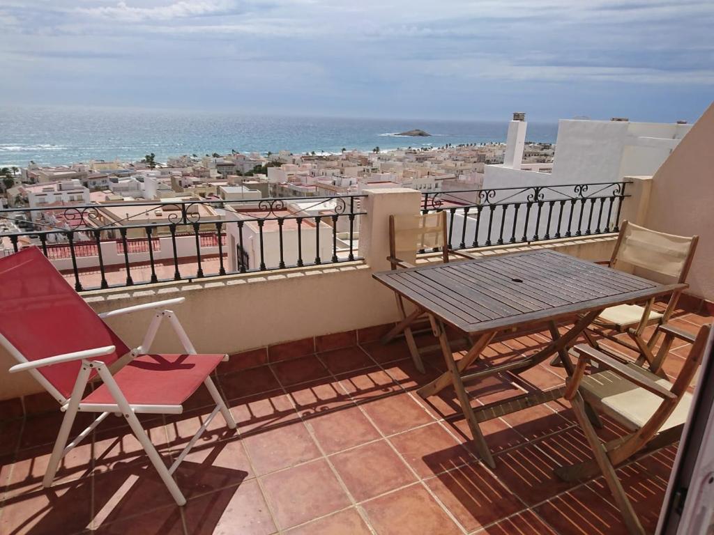 ATICO CON PRECIOSAS VISTAS AL MARimagen principal