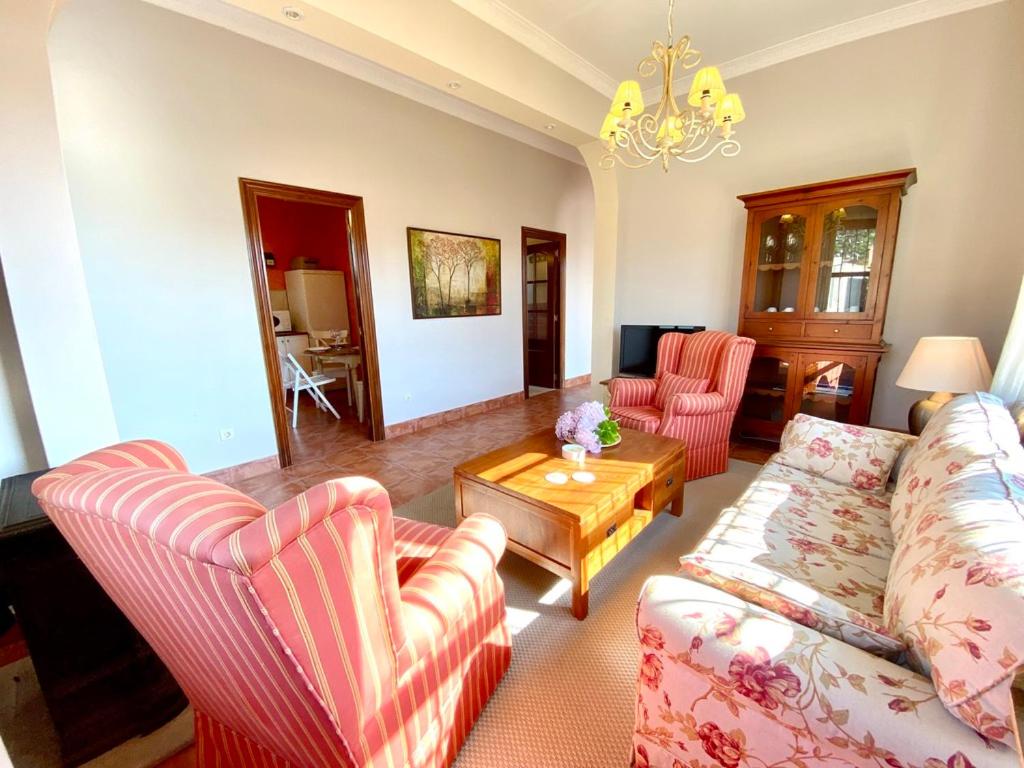 The Cliffs - The Area Nightfallimagen principal