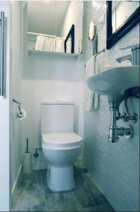 ImagenHouse with one bedroom in Riogordo, with wonderful mountain view, private pool and furnished garden 4