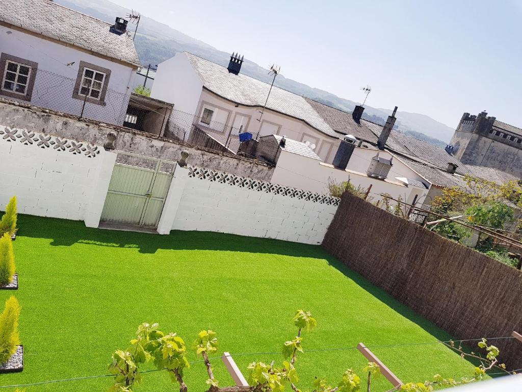 Casa Grande . Portomarín Camino de Santiago Francésimagen principal