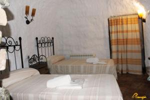 ImagenAlojamientos Cuevas Pinomojon 3