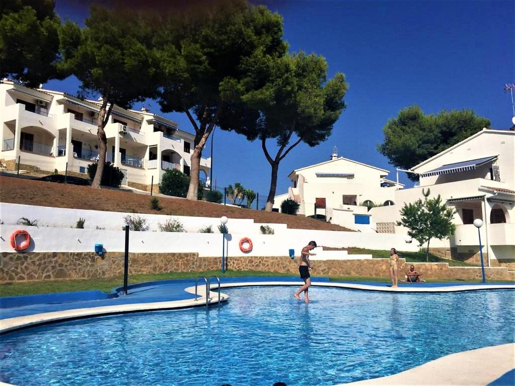 Font Sol Holidays LEKimagen principal