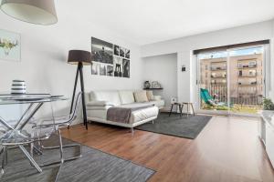 ImagenAPARTAMENTO con TERRAZA y VISTAS LA PISCINA CERCA ESTACION 5