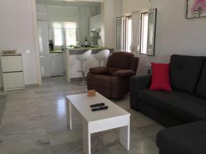 ImagenBajó en el campo de Golf, Orientación ideal todo el año Piscina-Terraza solárium-Wifi-Sat 4