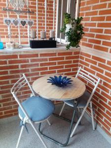 ImagenAMAZING SUNNY FLAT WITH BALCONY POOL two MINS FROM THE BEACH 4