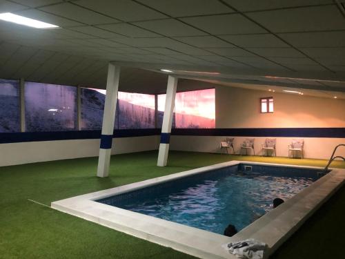 ImagenAl lado de Plaza con piscina en temporada 1