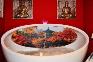 ImagenAPARTAMENTO DELUXE CON JACUZZI LOVE FOR TWO 4