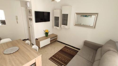 ImagenSunny apartment near the beach 1