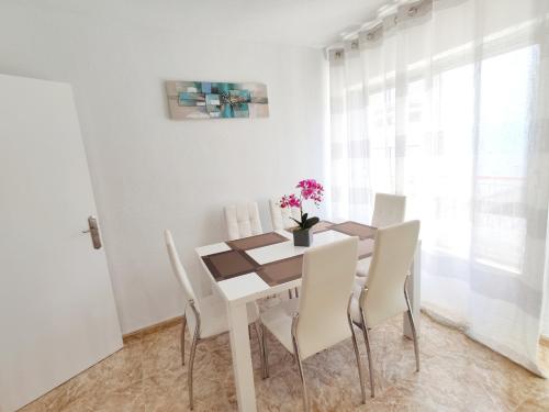 ImagenBeautiful flat with sea view and sound of the surf 2