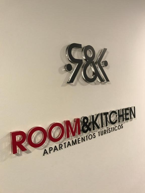 Room and Kitchen Bilbaoimagen principal