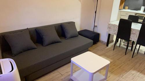 Imagen4 APTOS FULLY EQUIPPED STUDIOs NEARLY CENTER 1