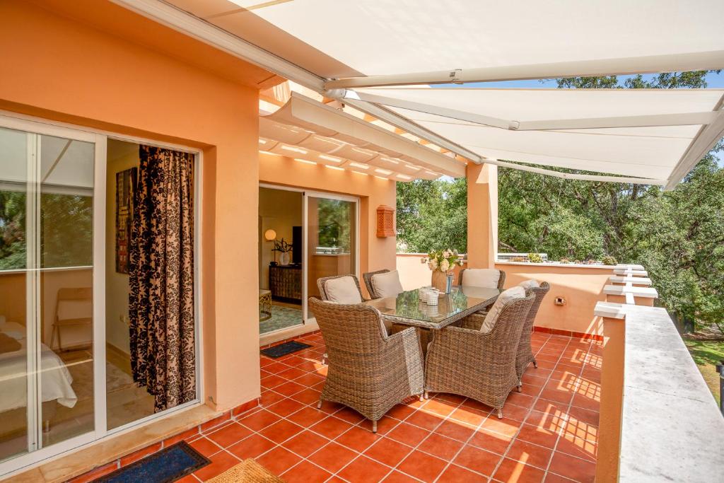 Stunning Luxe Apartment in Elviria - Los Jardines de Santa Maria Golf Marbellaimagen principal