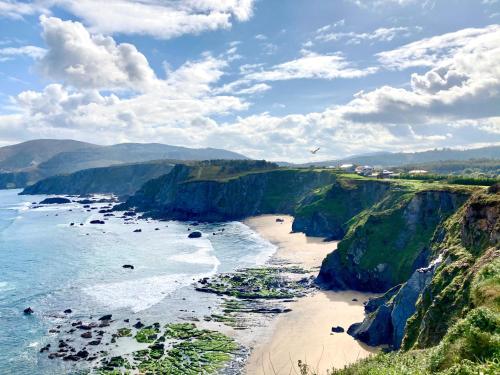 ImagenThe Cliffs - Picon Seaside Cottage 1