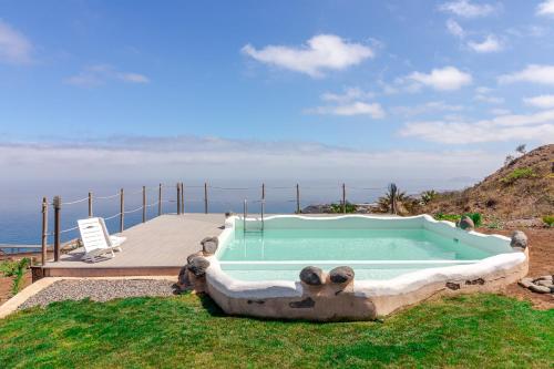 ImagenFlatguest Charming House + Pool + Terrace + Views 1