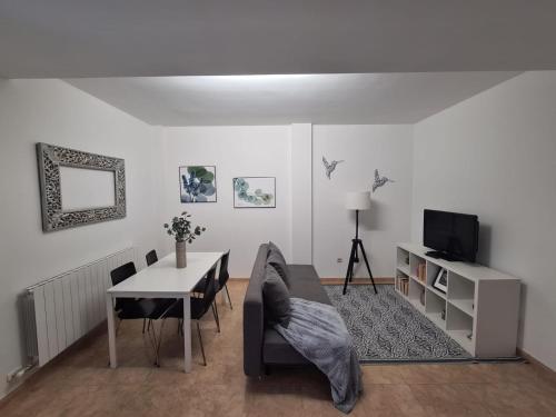 ImagenDos Torres Erebor - Jacuzzi y Netflix en la habitación - Terraza Chill out 1