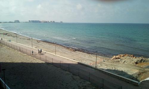 ImagenBel appartement au bord de la mer, à moins de 20 mètres de la plage 1