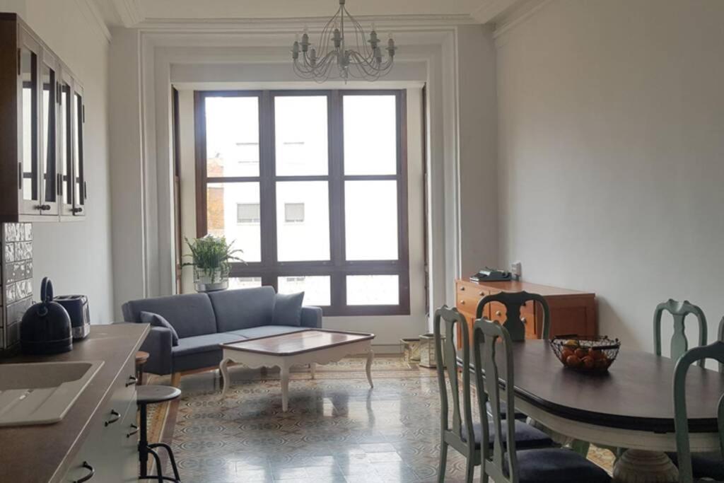 Piso modernista en casco histórico.imagen principal