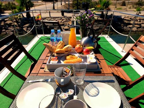 ImagenBoat Haus - Mediterranean Experience (Alcaidesa) 1