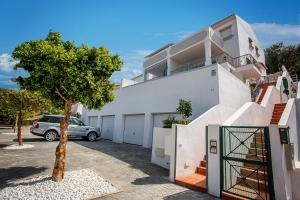 ImagenLuxury Apartments & Holiday Homes with Private Pool 3