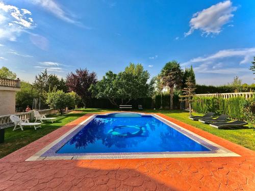 ImagenVilla Fuji piscina privada naturaleza y relax alquiler de todo el alojamiento 2