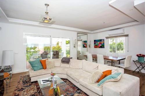 ImagenLuxury Apartments & Holiday Homes with Private Pool 2