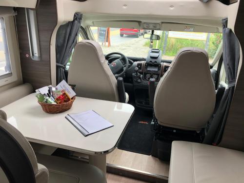 ImagenPrachtige mobilhome in Spanje te huur, staat klaar aan de luchthaven van Alicante 2