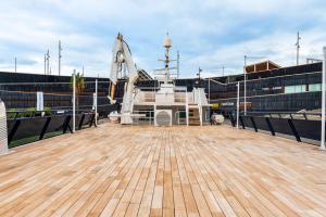 ImagenLuxury Boat Hotel Barcelona 5