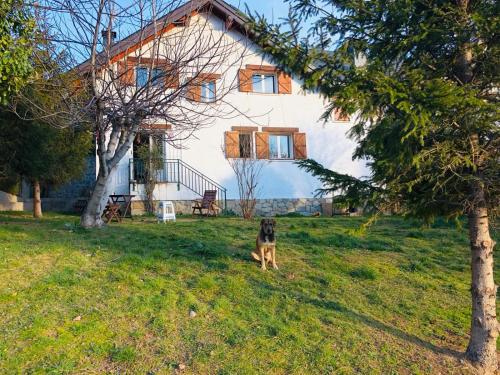 Imagencasa con jardín, 4 habitaciones y mucho encanto en cercedilla 1