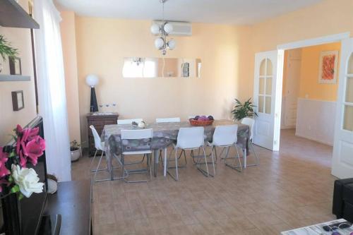 ImagenCasa familiar con jardín 1