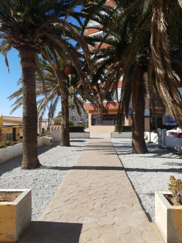 ImagenBeachfront Bungalow 2