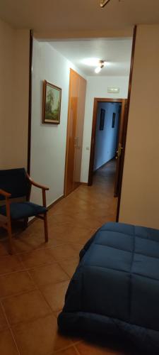 ImagenConnor Albares 2