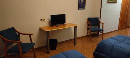 ImagenConnor Albares 3