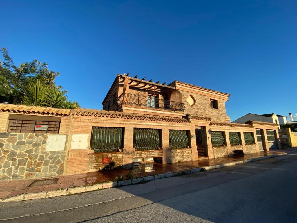 Villa 15 minutes from Rondaimagen principal