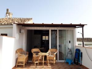 ImagenCasa Rural vistas al campo y cocina con terraza 6