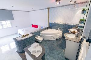 ImagenFidalsa Blue Chill BBQ & Pool 6