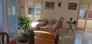 ImagenÀMPLIO Y LUMINOSO, PISO PRECIOSO Y MUY CUIDADO 3