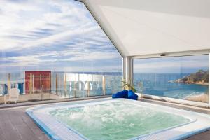 ImagenURH Excelsior 4