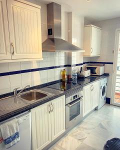 ImagenFantastic 3-Bedroom Holiday Home including Tennis and Pool Near Golf Course 5