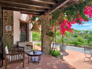 ImagenCasa Rural Arrijana Privada e Independiente Piscina con Jacuzzi y Barbacoa 6