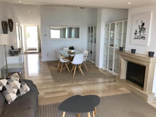 ImagenHomeAbroad Apartments - Ático Deluxe Fuengirola 1