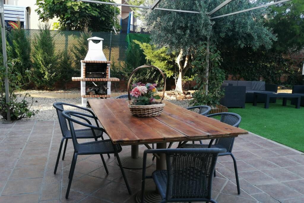 Casa familiar con jardínimagen principal