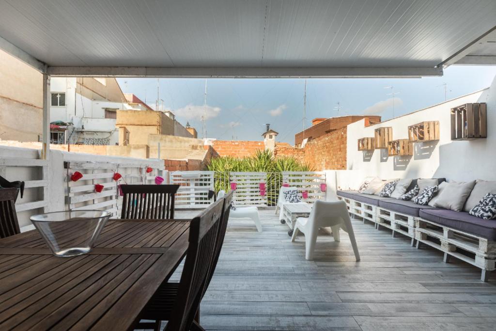 IMPRESIONANTE CASA de 170m para 14 personas con terraza 50m con barbacoaimagen principal